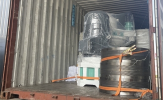 2套160kw鋸末顆粒機(jī)發(fā)往東南亞，生產(chǎn)線已裝車，準(zhǔn)備發(fā)貨